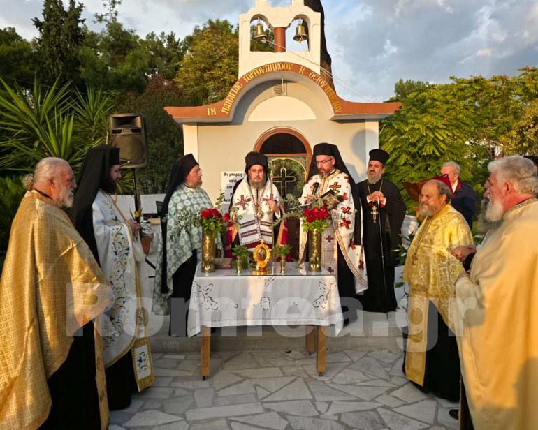 thyranoiksia-ieroy-parekklisiou-sti-nea-agxialo-volou
