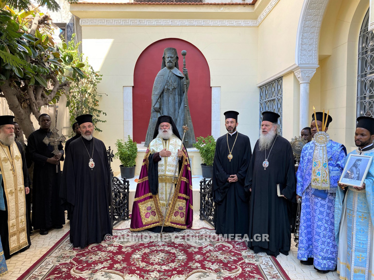mnimosino makarios 4